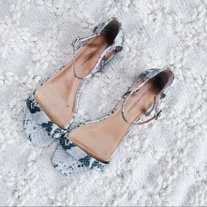 Banana Republic Snakeskin Flats Sandals